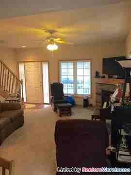 2900 SE Glenstone Dr #302 - Photo 2 of 12