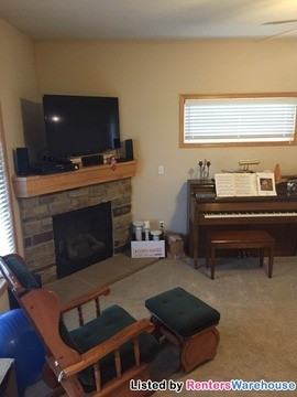 2900 SE Glenstone Dr #302 - Photo 3 of 12