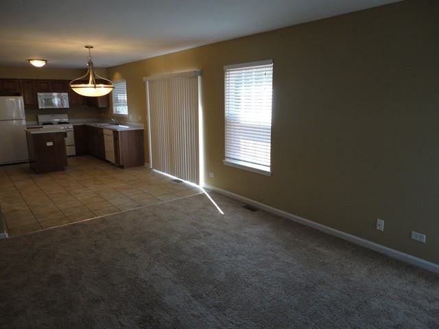 1613 Gleneagle Ct - Photo 3 of 12