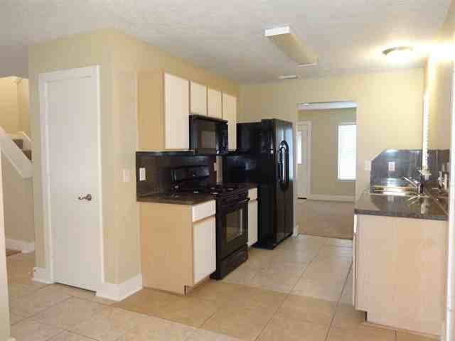 21871 Silver Oak Ct - Photo 3 of 14
