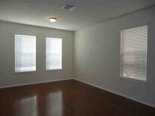 2806 Maple Brook Loop - Photo 3 of 17