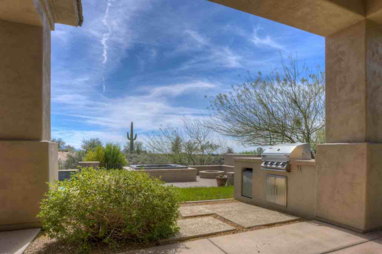 9626 E Vantage Point Rd - Photo 2 of 34