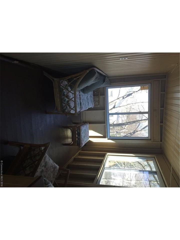 136 Broad St - Photo 3 of 6