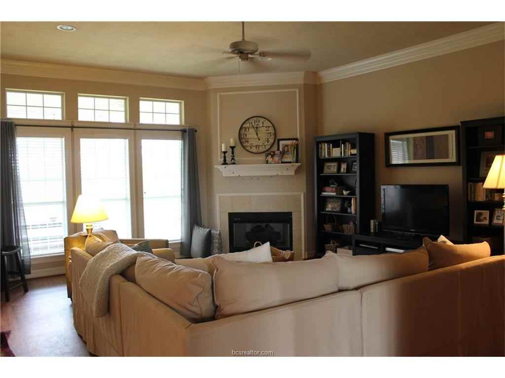 2110 Walnut Grove Ct - Photo 2 of 20