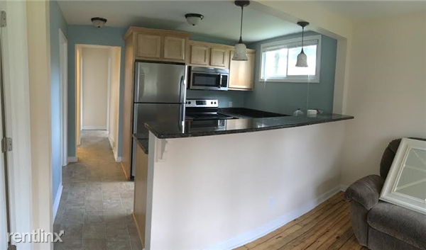 3075 Arbutus St - Photo 3 of 10