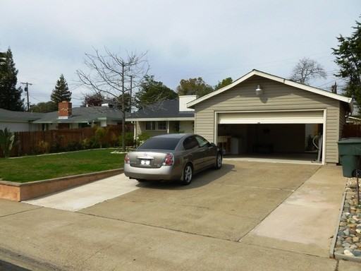 1405 Frances Dr - Photo 2 of 7