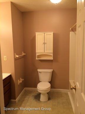 1101 Greenbriar Rd - Photo 3 of 9