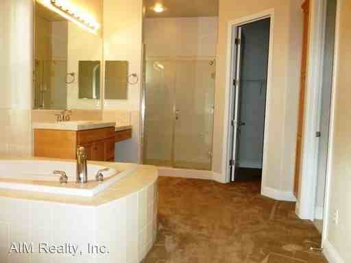 9600 Pinehurst Dr - Photo 3 of 9