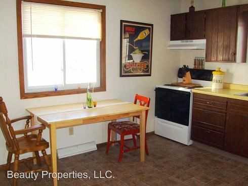 1215 13th Ave SE - Photo 2 of 5