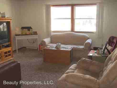 1215 13th Ave SE - Photo 3 of 5