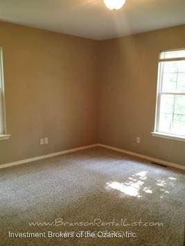 5033 Dogwood Ave - Photo 2 of 14