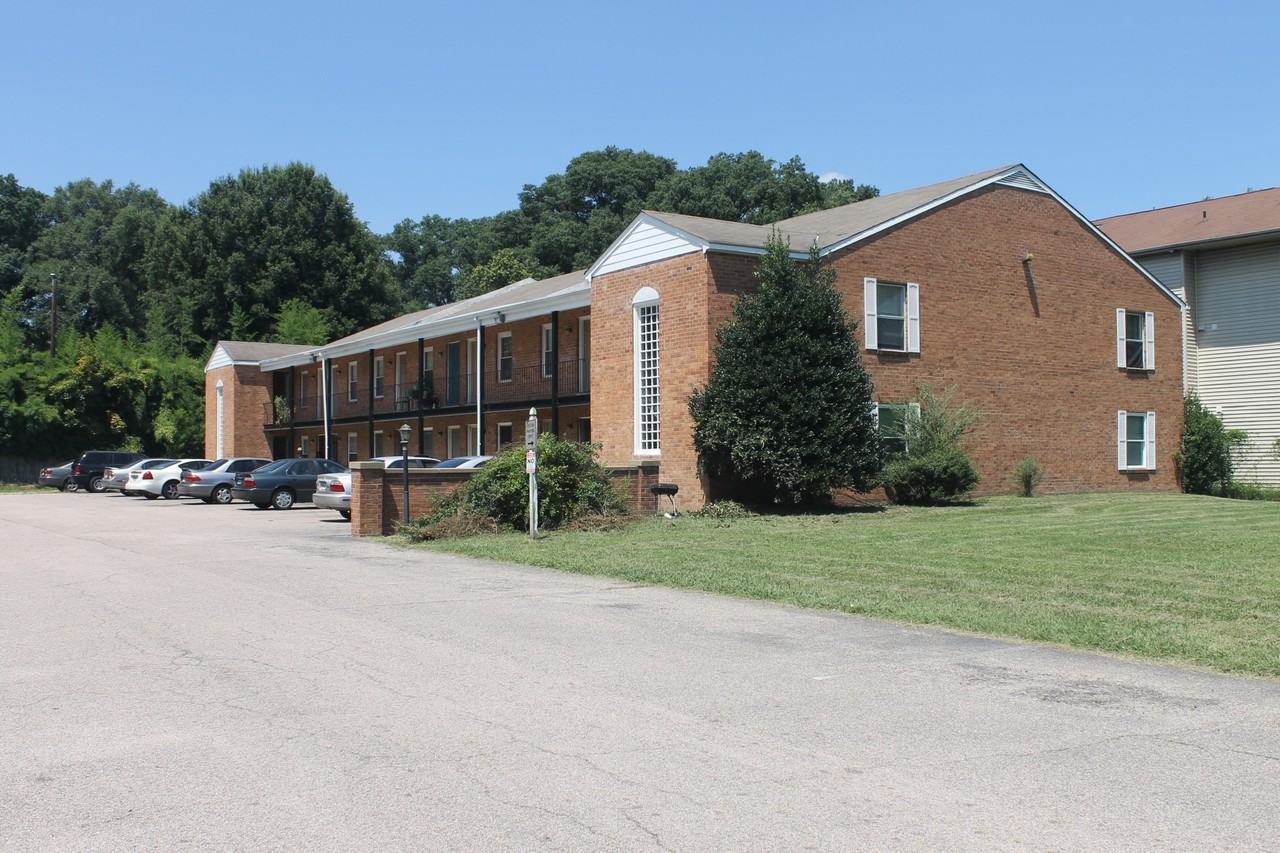 Flats at Ginter Park - Photo 2 of 23