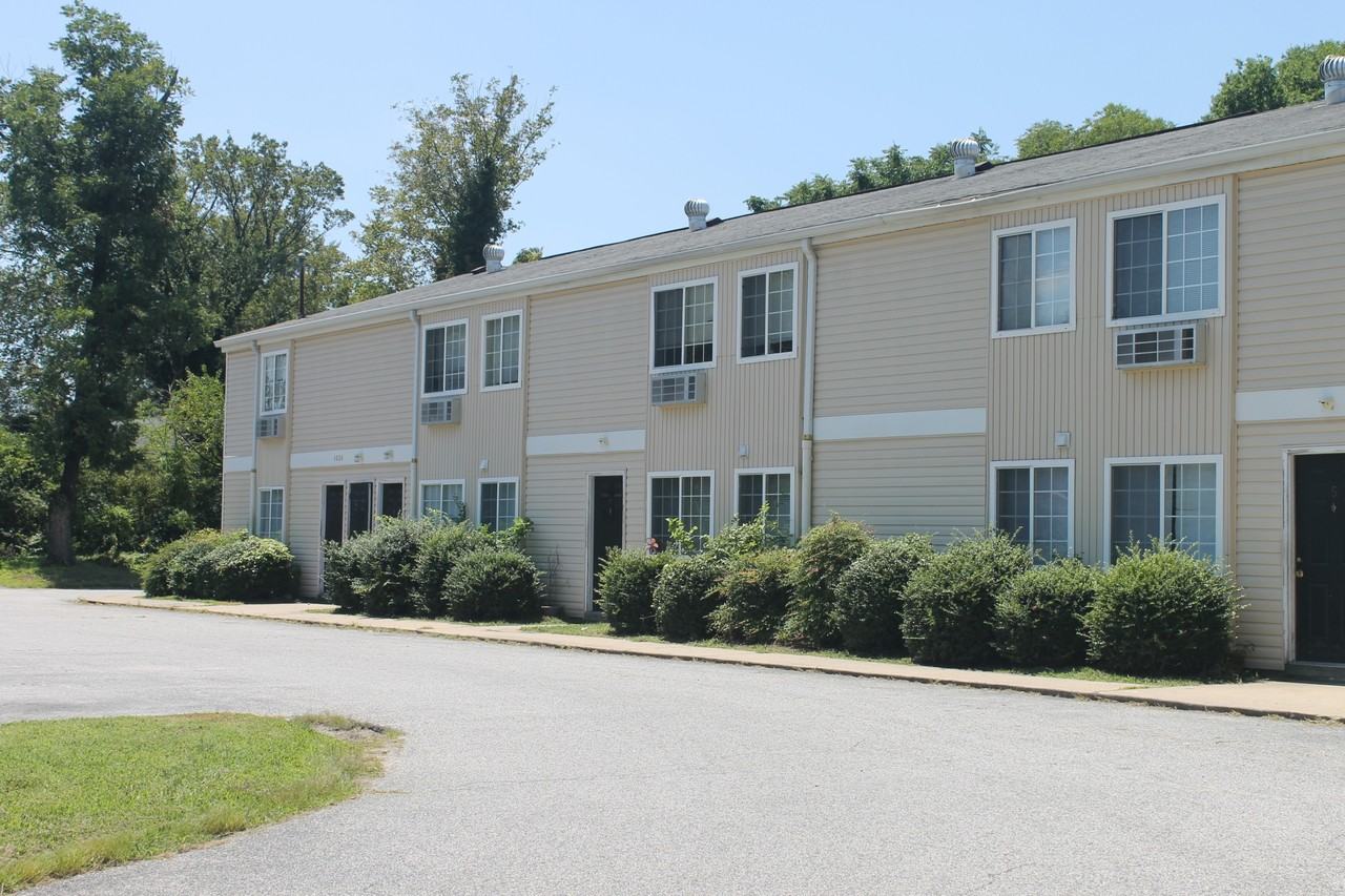 Flats at Ginter Park - Photo 3 of 23