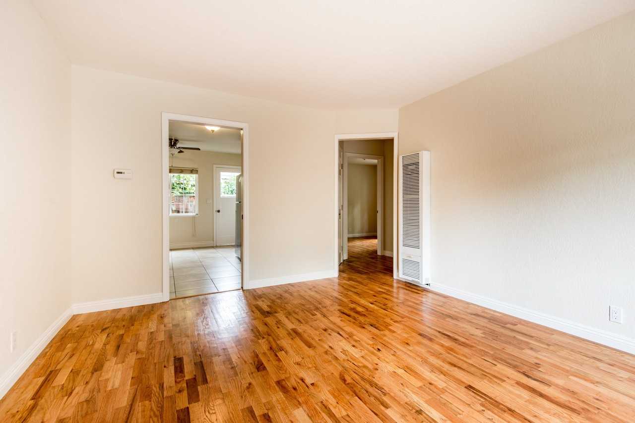 970 Princess Anne Dr - Photo 2 of 11