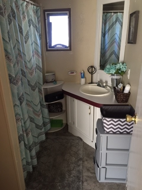 276 Martin Dr - Photo 2 of 8