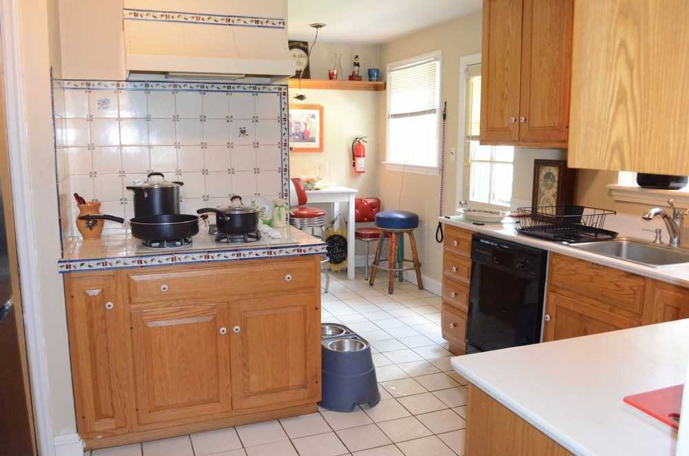 181 Marlyn Ave - Photo 3 of 10