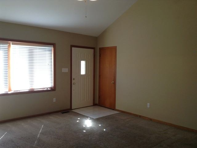 777 Commodore Ln - Photo 2 of 17