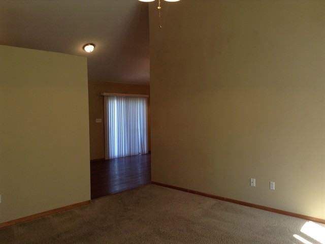 777 Commodore Ln - Photo 3 of 17