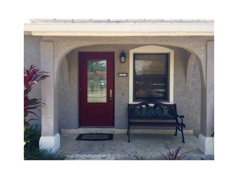 7420 SW 34th Terrace - Photo 2 of 8