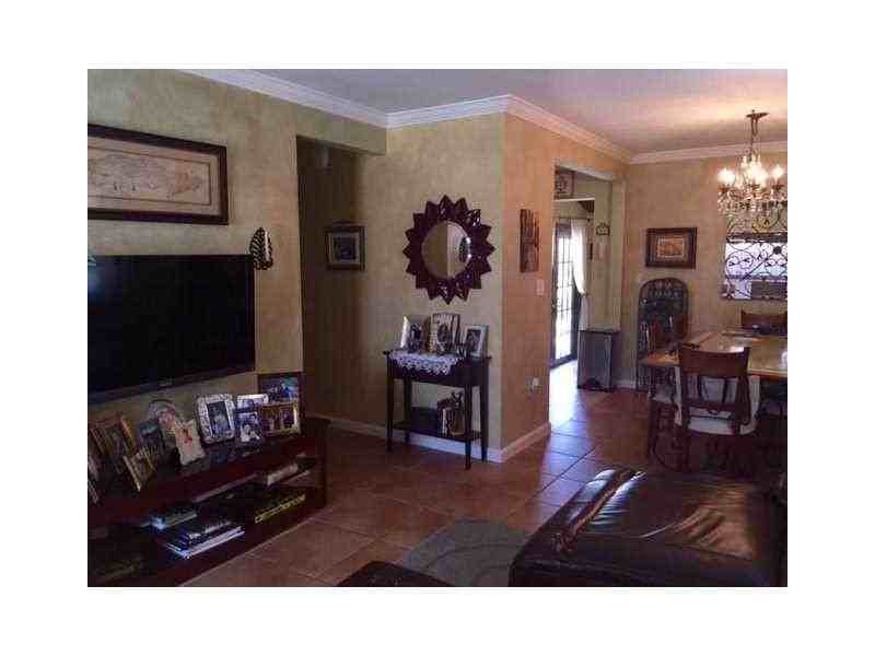 7420 SW 34th Terrace - Photo 3 of 8