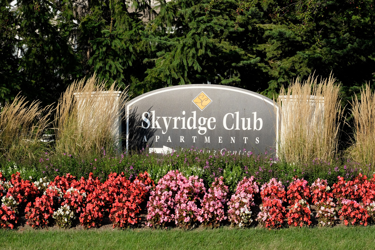 Skyridge Club Apartments 1395 Skyridge Dr, Crystal Lake, IL 60014