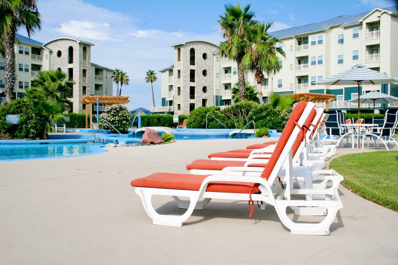 Club Of The Isle Apartments Galveston