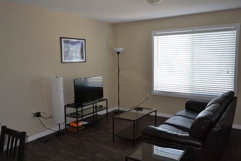 11443 95 St - Photo 2 of 8