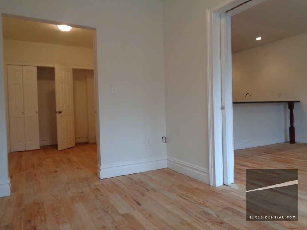 154 1/2 Washington Avenue - Photo 2 of 9
