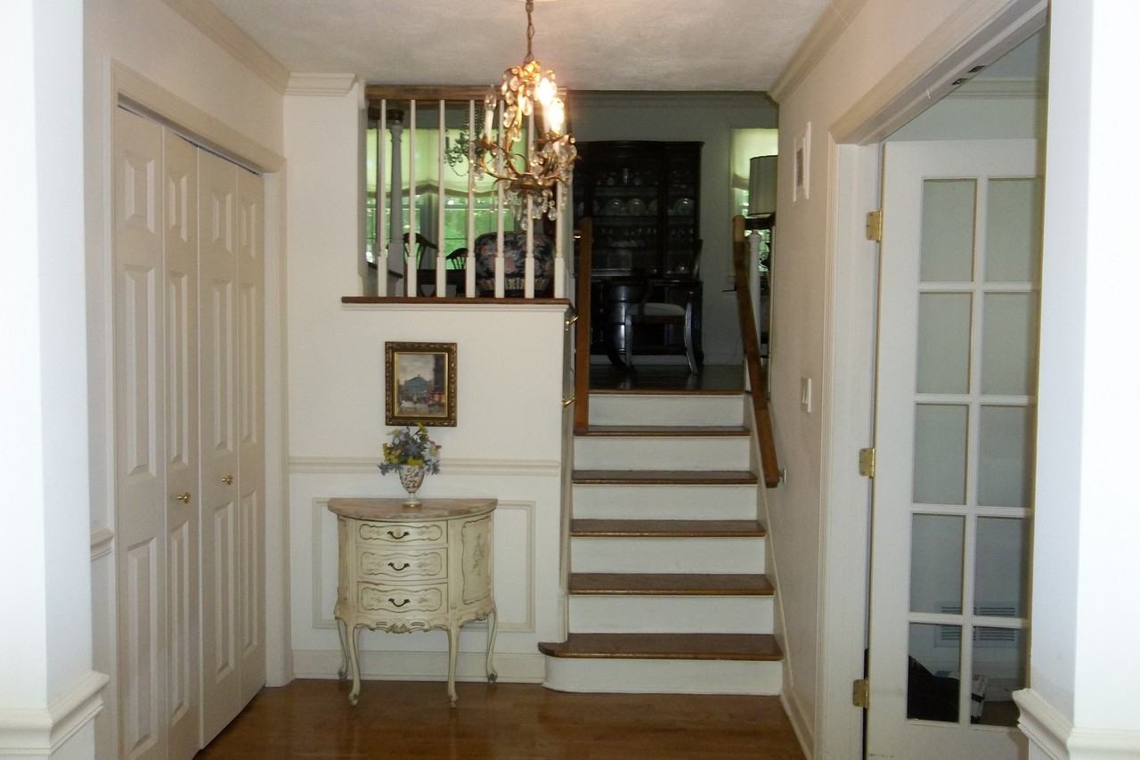55 Rolling Wood Dr - Photo 2 of 17