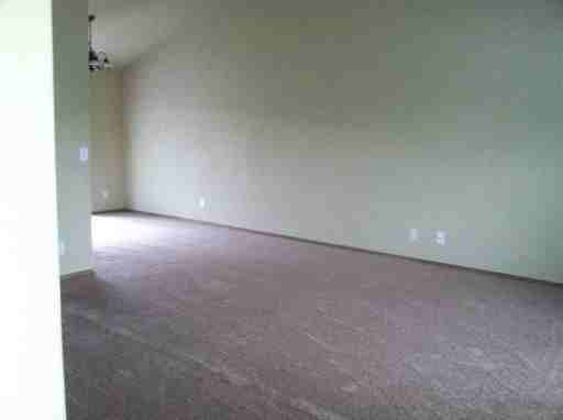 181 Apple St - Photo 3 of 9