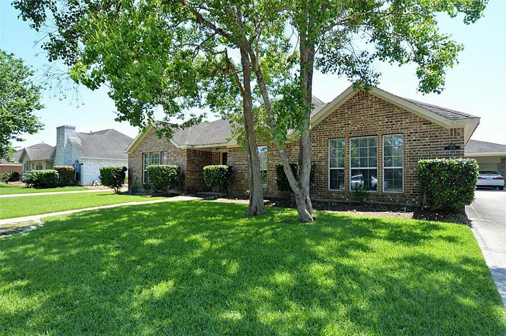 2215 Winecup Ln - Photo 2 of 21