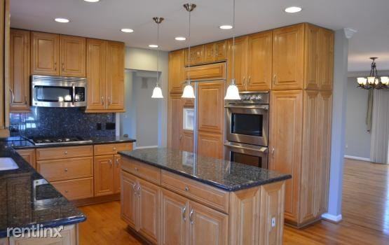 1550 Rustic Ln - Photo 3 of 17