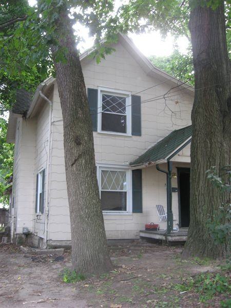 1228 Hickory St - Photo 3 of 3