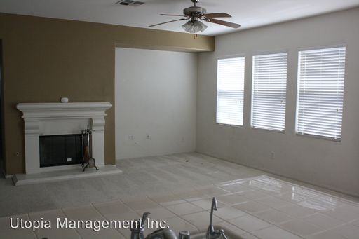 44880 Rutherford St - Photo 2 of 7