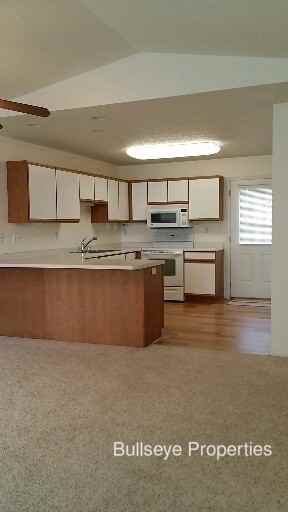 921 7th Ave NE #1 - Photo 2 of 10