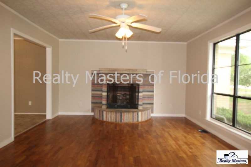 4639 Santa Rosa Dr - Photo 3 of 18