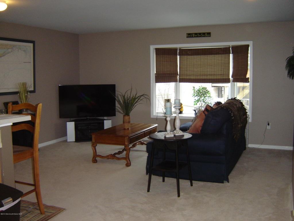 37 Jackson St #C - Photo 3 of 6