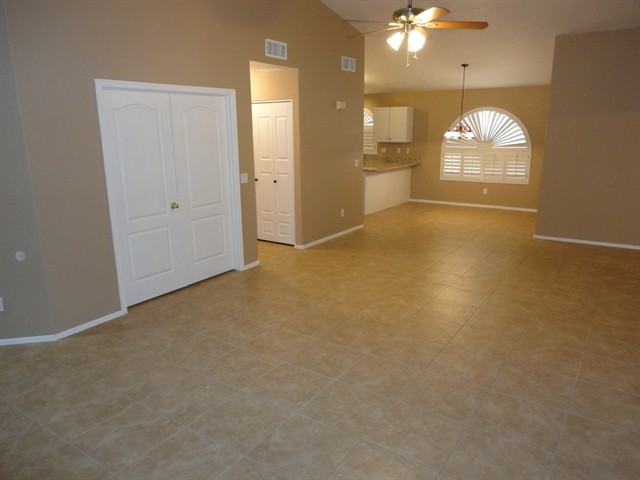 628 E Devon Dr - Photo 3 of 12