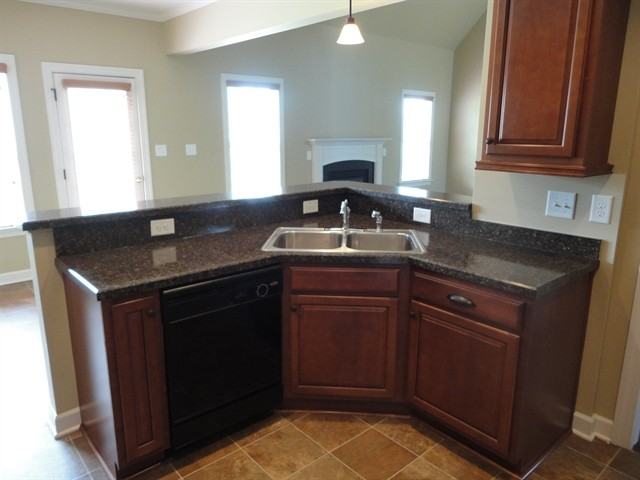 100 Millwood Dr - Photo 3 of 10