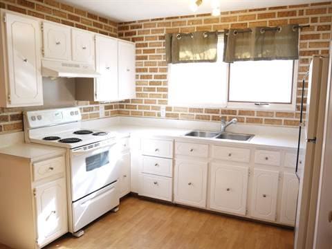 16 Rundlelawn Close NE - Photo 2 of 8