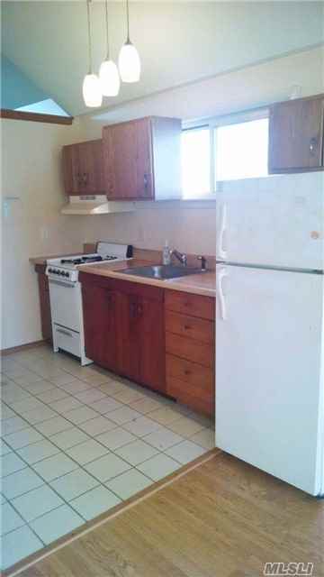 28 Robert St - Photo 2 of 6