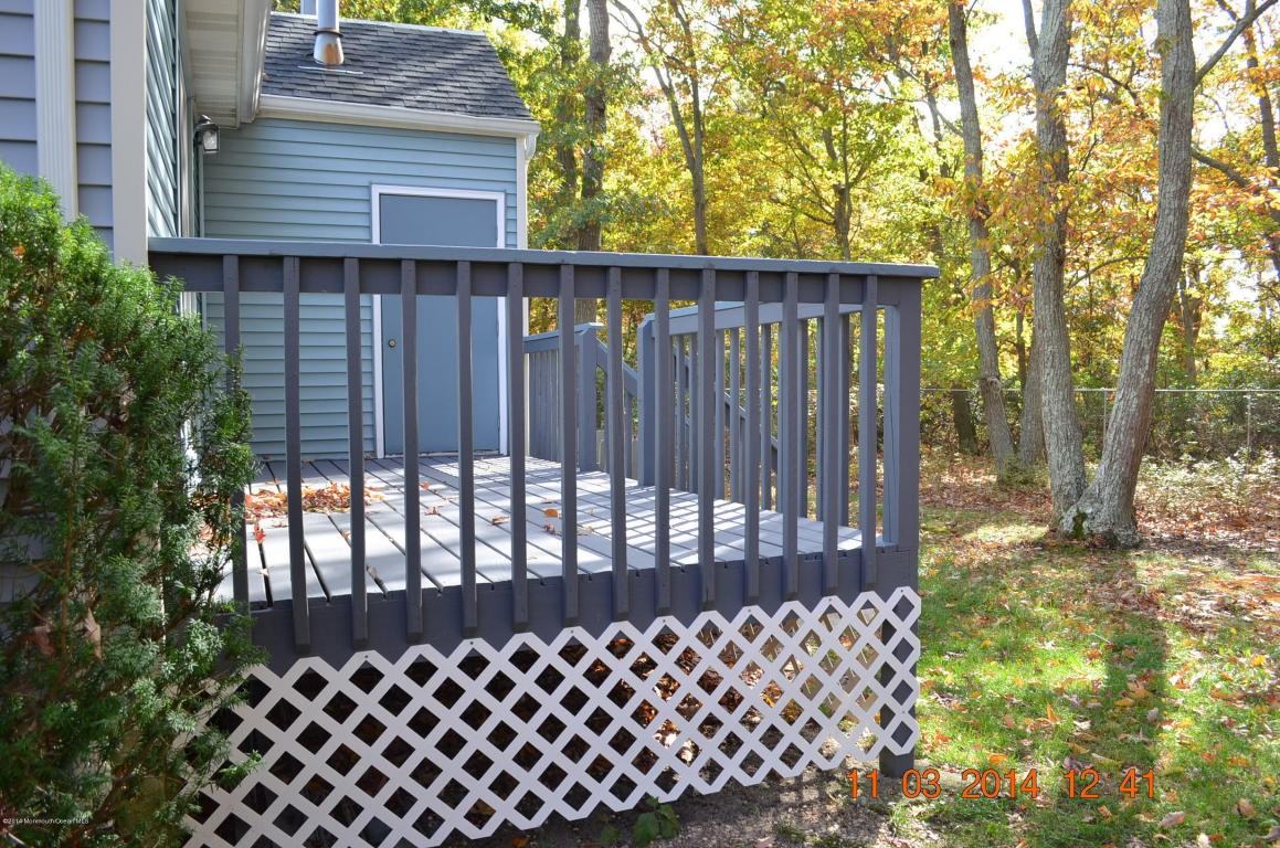 22 Winged Foot Ln - Photo 3 of 13