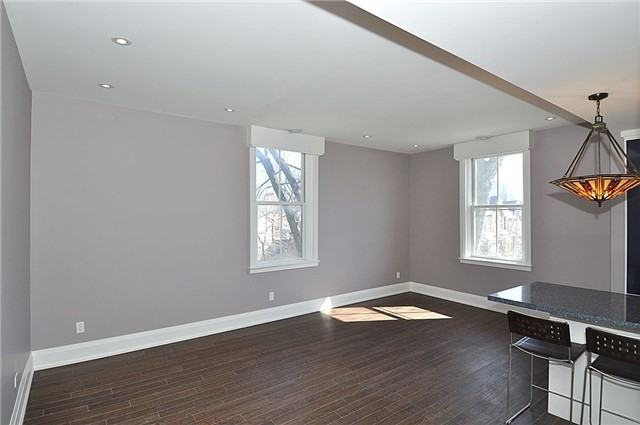 217 Carlton St - Photo 2 of 17