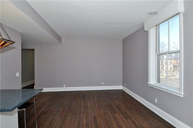 217 Carlton St - Photo 3 of 17