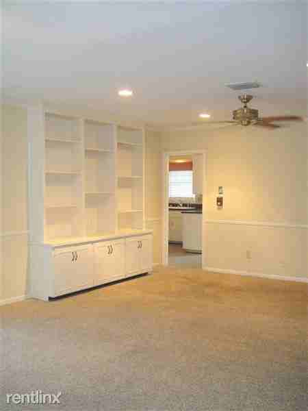 3535 Edgefield Rd - Photo 3 of 11
