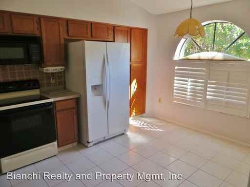 5549 Greyston St - Photo 3 of 14