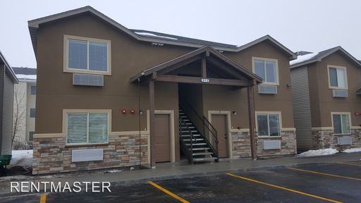 898 Everett Place - Photo 2 of 16