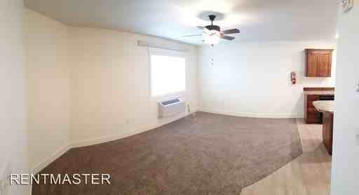 898 Everett Place - Photo 3 of 16