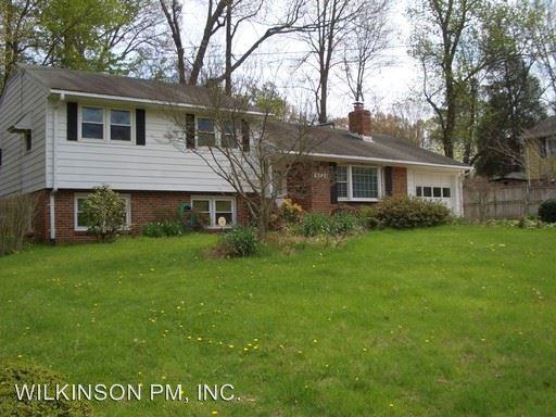 5221 Inverchapel Rd - Photo 2 of 16