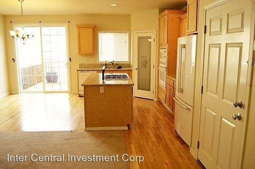 13616 NE 202nd St - Photo 3 of 12